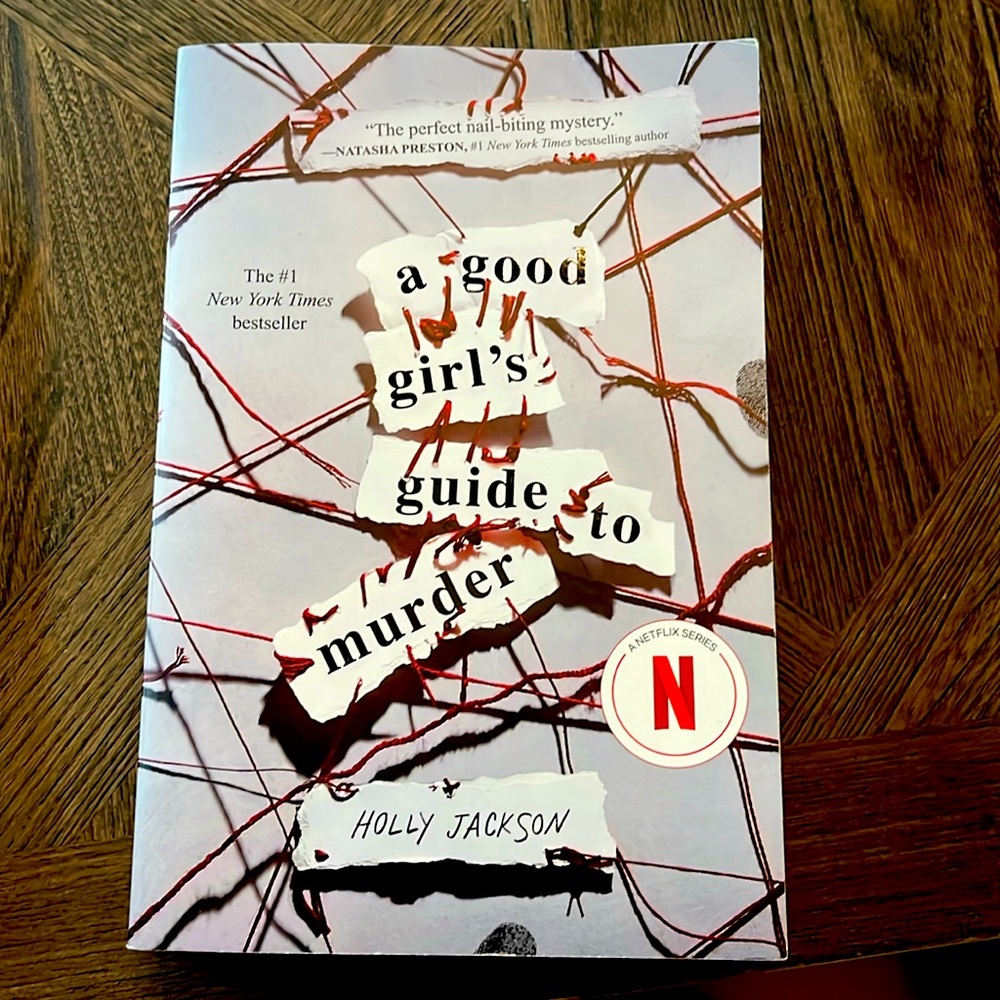 A Good Girl’s Guide to Murder by Holly Jackson paperback book